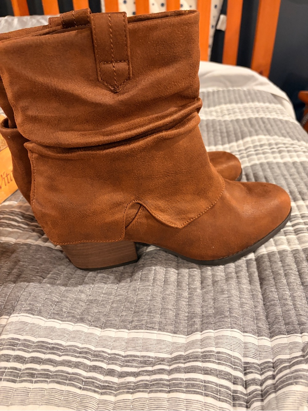 Brand New Bella Vita Twyla Size 11w Brown Fold over Slouchy Ankle Boots - Picture 5 of 12